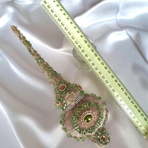 Kézzel készült bézs bársony karácsonyfa csúcsdísz zöld és arany strasszokkal  vintage elegancia, luxus dekoráció - karácsony - karácsonyi lakásdekoráció - karácsonyfadíszek - Meska.hu