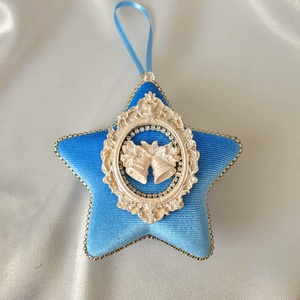 Luxus világoskék bársony karácsonyi díszek szettje � 4 kézzel készített elegáns fa dísz ajándékdobozban - karácsony - karácsonyi lakásdekoráció - karácsonyfadíszek - Meska.hu