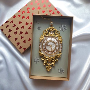 Kézzel Készített Bézs Bársony Óradísz 8 cm � Elegáns, Finom Vintage Karácsonyi Dekoráció a Fényes Ünnepekre - karácsony - karácsonyi lakásdekoráció - karácsonyfadíszek - Meska.hu