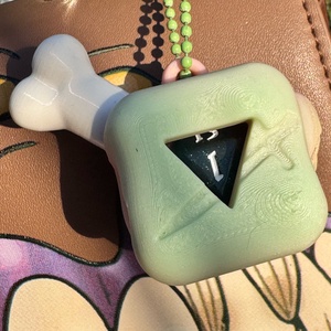 [Zselékocka] - D20 tartó charm - táska & tok - kulcstartó & táskadísz - kulcstartó - Meska.hu