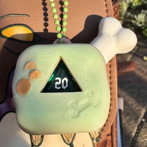 [Zselékocka] - D20 tartó charm - táska & tok - kulcstartó & táskadísz - kulcstartó - Meska.hu
