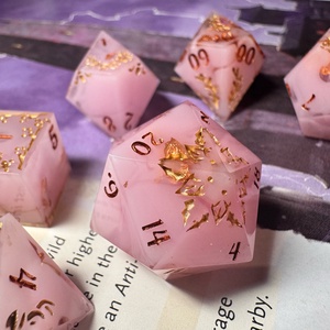 [Rose Quartz] - B -GRADE  7 darabos kocka készlet , Játék & Sport, Táblajáték és Kártyajáték, Társasjátékok, Dobókocka, Mindenmás, MESKA