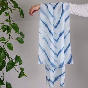 Jégvirágos shibori sál, vállkendő, stóla, batik - ruha & divat - sál, sapka, kendő - vállkendő - Meska.hu