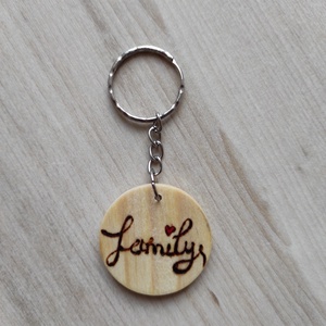 Family- Égetett fa kulcstartó, Táska & Tok, Kulcstartó & Táskadísz, Kulcstartó, Gravírozás, pirográfia, MESKA