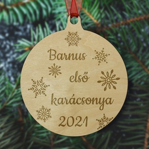 Baba első karácsonya névre szóló karácsonyfadísz fából, gravírozott egyedi dekoráció hópihe mintával gyereknek, Karácsony, Karácsonyi lakásdekoráció, Karácsonyfadíszek, Gravírozás, pirográfia, Famegmunkálás, MESKA