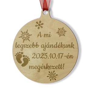 Újszülőtt első karácsonya neves karácsonyfadísz, gravírozott egyedi dekoráció hópihe mintával fából - karácsony - karácsonyi lakásdekoráció - karácsonyfadíszek - Meska.hu