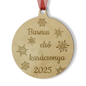 Baba első karácsonya névre szóló karácsonyfadísz fából, gravírozott egyedi dekoráció hópihe mintával gyereknek - karácsony - karácsonyi lakásdekoráció - karácsonyfadíszek - Meska.hu