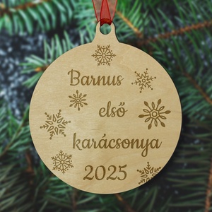 Baba első karácsonya névre szóló karácsonyfadísz fából, gravírozott egyedi dekoráció hópihe mintával gyereknek - Meska.hu