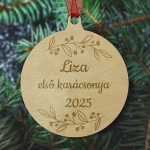 Kisgyerek első karácsonya névre szóló karácsonyfadísz fából, lézervágott egyedi dekoráció, Karácsony, Karácsonyi lakásdekoráció, Karácsonyfadíszek, Gravírozás, pirográfia, Famegmunkálás, MESKA