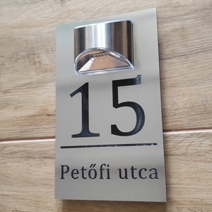 Egyedi Napelemes Világító Házszámtábla - Kültéri Utcanévtábla + Házszám � Automata LED világítással - 4 színben - otthon & életmód - ház & kert - házszám - Meska.hu