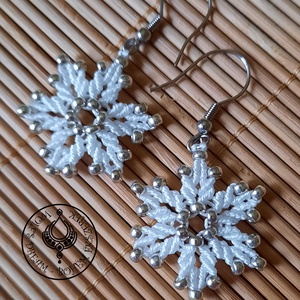 Hópehely fülbevaló - Silver, Ékszer, Fülbevaló, Lógó fülbevaló, Ékszerkészítés, Csomózás, MESKA