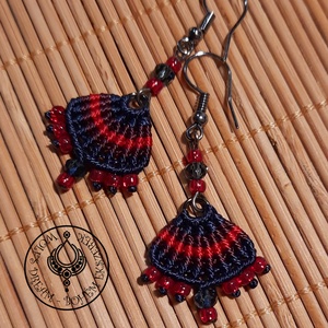 Mini legyező alakú mikromakramé fülbevaló, Ékszer, Fülbevaló, Lógó fülbevaló, Ékszerkészítés, Csomózás, MESKA