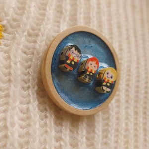 Műgyanta kitűzők - Varázslat - ékszer - kitűző és bross - kitűző - Meska.hu
