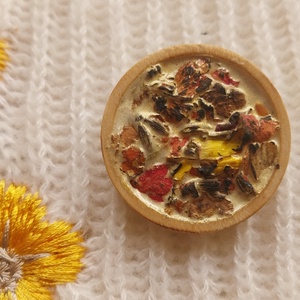 Műgyanta kitűzők - Növényi Talizmánok Kollekció, Ékszer, Kitűző és Bross, Kitűző, Mindenmás, MESKA