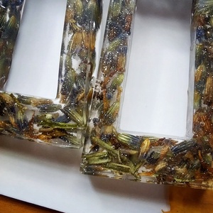 Levendulás műgyanta fülbevaló - Növényi Talizmánok Kollekció - ékszer - fülbevaló - lógó fülbevaló - Meska.hu