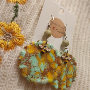 Nagy Méhecskés Gyurma Fülbevaló - ékszer - fülbevaló - lógós kerek fülbevaló - Meska.hu