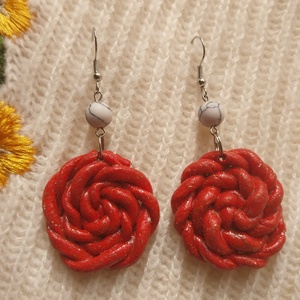 Kerek piros gyurma fülbevaló - ékszer - fülbevaló - lógós kerek fülbevaló - Meska.hu