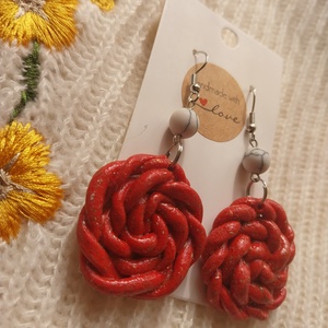 Kerek piros gyurma fülbevaló - ékszer - fülbevaló - lógós kerek fülbevaló - Meska.hu