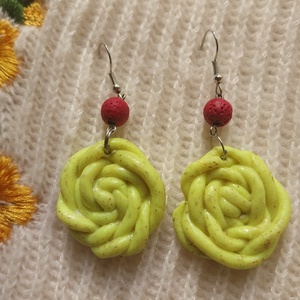 Világos Csigavonalas Gyurma Fülbevaló - ékszer - fülbevaló - lógós kerek fülbevaló - Meska.hu