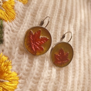 Őszi Leveles Műgyanta Fülbevaló - ékszer - fülbevaló - lógós kerek fülbevaló - Meska.hu