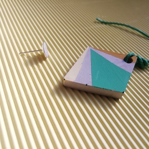 Trapéz alakú színes beton nyaklánc  - ékszer - nyaklánc - medálos nyaklánc - Meska.hu