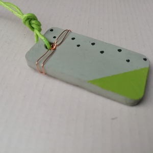 Zöld beton nyaklánc pöttyökkel-KIFUTÓ TERMÉK1 - ékszer - nyaklánc - medálos nyaklánc - Meska.hu