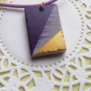 Lila-arany téglalap alakú beton nyaklánc , Ékszer, Nyaklánc, Medálos nyaklánc, Festett tárgyak, Ékszerkészítés, MESKA