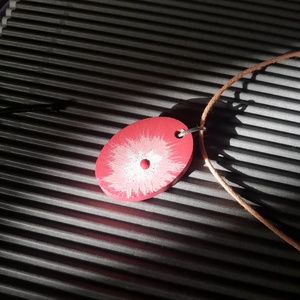 Piros beton medál nyaklánc-KIFUTÓ TERMÉK, Ékszer, Nyaklánc, Medálos nyaklánc, Ékszerkészítés, MESKA