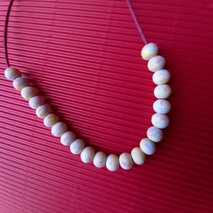 Halvány pasztell színű festett fagyöngy nyaklánc és fülbevaló szett - ékszer - nyaklánc - bogyós nyaklánc - Meska.hu