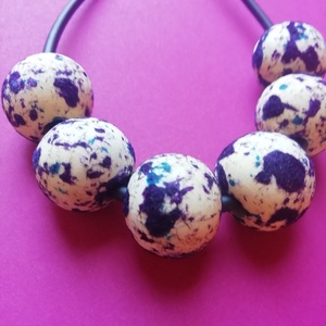 Lila fa bogyós nyaklánc-KIFUTÓ TERMÉK - ékszer - nyaklánc - bogyós nyaklánc - Meska.hu