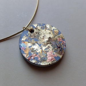 Mix színű fóliával betonékszer kör alakú medál nyaklánc - ékszer - nyaklánc - medálos nyaklánc - Meska.hu