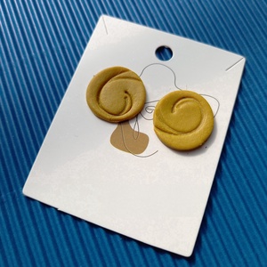 Mustársárga kerek bőrhatású gyurma fülbevaló, Ékszer, Fülbevaló, Pötty fülbevaló, Ékszerkészítés, MESKA