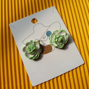 Zöld-fehér bedugós rózsa fülbevaló-KIFUTÓ TERMÉK - ékszer - fülbevaló - pötty fülbevaló - Meska.hu