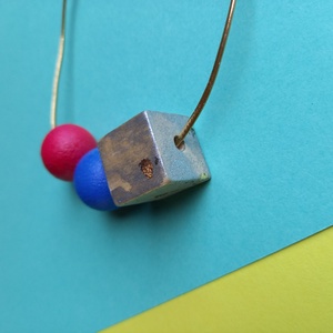 Kék,mix metál, fukszia pink fa bogyós absztrakt nyaklánc  - ékszer - nyaklánc - bogyós nyaklánc - Meska.hu