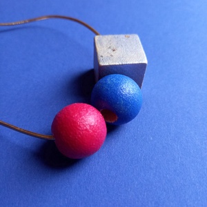 Kék,mix metál, fukszia pink fa bogyós absztrakt nyaklánc  - ékszer - nyaklánc - bogyós nyaklánc - Meska.hu