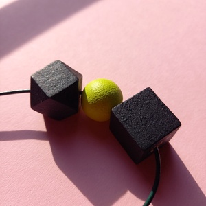 Lime zöld és fekete fa bogyós absztrakt nyaklánc  - ékszer - nyaklánc - bogyós nyaklánc - Meska.hu