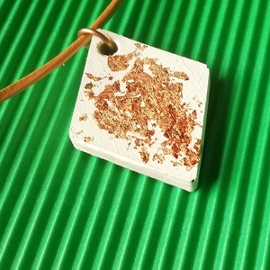 Fehér és réz színű beton trapéz medál nyaklánc - ékszer - nyaklánc - medálos nyaklánc - Meska.hu