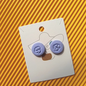 Halványlila kerek gyurma fülbevaló - ékszer - fülbevaló - pötty fülbevaló - Meska.hu