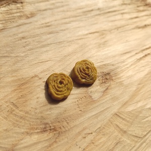 Több színben rózsa gyurma fülbevaló, Ékszer, Fülbevaló, Pötty fülbevaló, Gyurma, MESKA