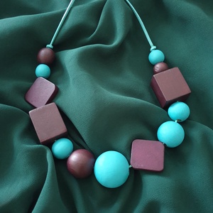 Fa geometrikus nyaklánc, Ékszer, Nyaklánc, Bogyós nyaklánc, Ékszerkészítés, Famegmunkálás, MESKA