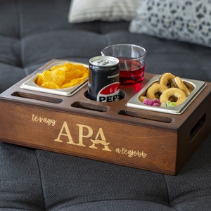 Kanapé rendező nasis doboz, sofa box, snack tál, ital és sör tartó tál és doboz egyedi gravírozással, személyre szabott, Otthon & Életmód, Dekoráció, Asztal és polc dekoráció, Díszdoboz, Famegmunkálás, Gravírozás, pirográfia, MESKA