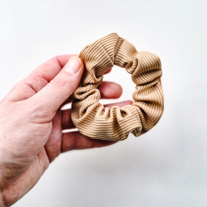 Scruncie , Ruha & Divat, Hajdísz & Hajcsat, Hajgumi, Varrás, MESKA