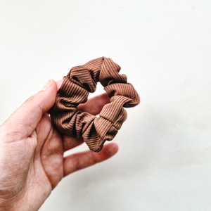 Scruncie , Ruha & Divat, Hajdísz & Hajcsat, Hajgumi, Varrás, MESKA