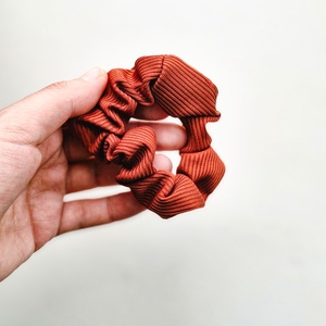 Scruncie , Ruha & Divat, Hajdísz & Hajcsat, Hajgumi, Varrás, MESKA