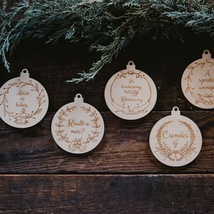 Feliratos karácsonyfadísz Karácsonyi dekoráció Gravírozzott Natúr karácsonyi dísz jókívánságokkal - karácsony - karácsonyi lakásdekoráció - karácsonyfadíszek - Meska.hu