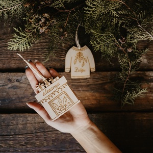 Névre szóló karácsonyfadísz Gravírozott Névvel Személyre Szabható Ajándék Karácsonyi dekoráció Ajándékkísérő, Karácsony, Karácsonyi lakásdekoráció, Karácsonyfadíszek, Famegmunkálás, Gravírozás, pirográfia, MESKA