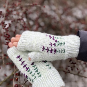 Kézzel kötött levendulás ujjatlan kesztyű � Gyapjú, Alpaka és Selyem keverék - ruha & divat - sál, sapka, kendő - kesztyű - Meska.hu