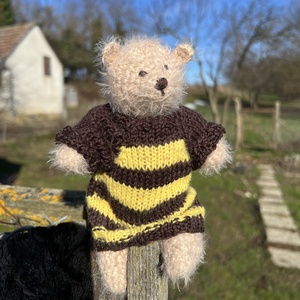 Misi, a méhecske mackó � egyedi kézműves puha játék - Meska.hu