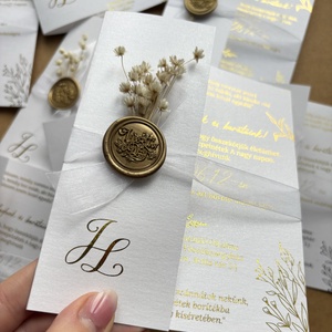 Elegáns félborítékos aranyozott meghívó, szárazvirággal és viaszpecséttel - esküvő - meghívó & kártya - meghívó - Meska.hu