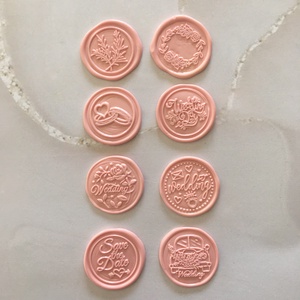 Elegáns félborítékos aranyozott meghívó, szárazvirággal és viaszpecséttel - esküvő - meghívó & kártya - meghívó - Meska.hu